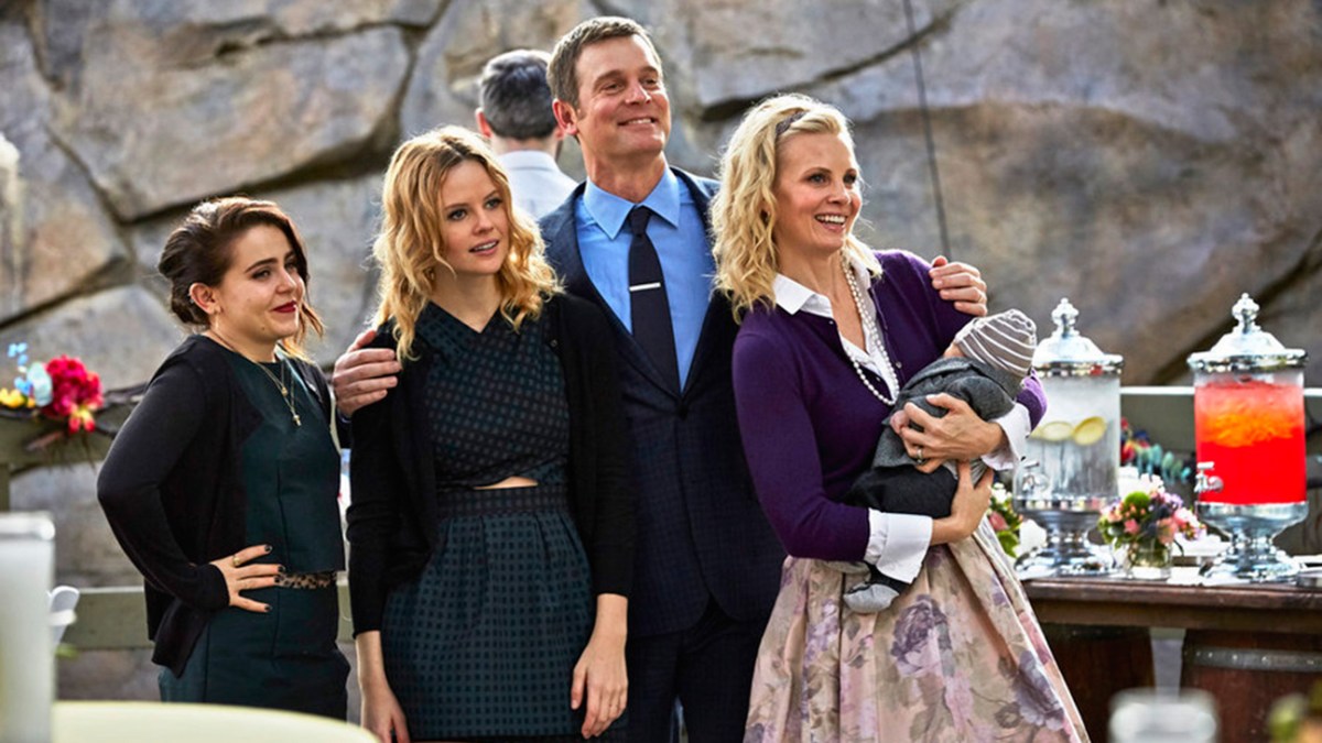 Looking for Shows Like Parenthood? Check Out These Family Gems