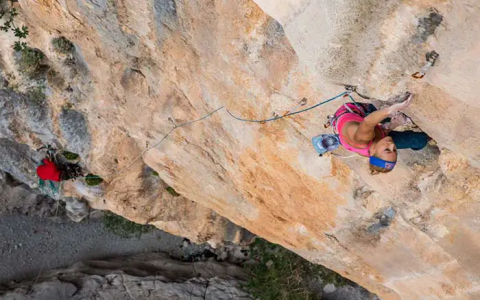 Sasha Digiuliand Cyber Bully: The Climbing Stars Battle and Tips for Dealing with Hate